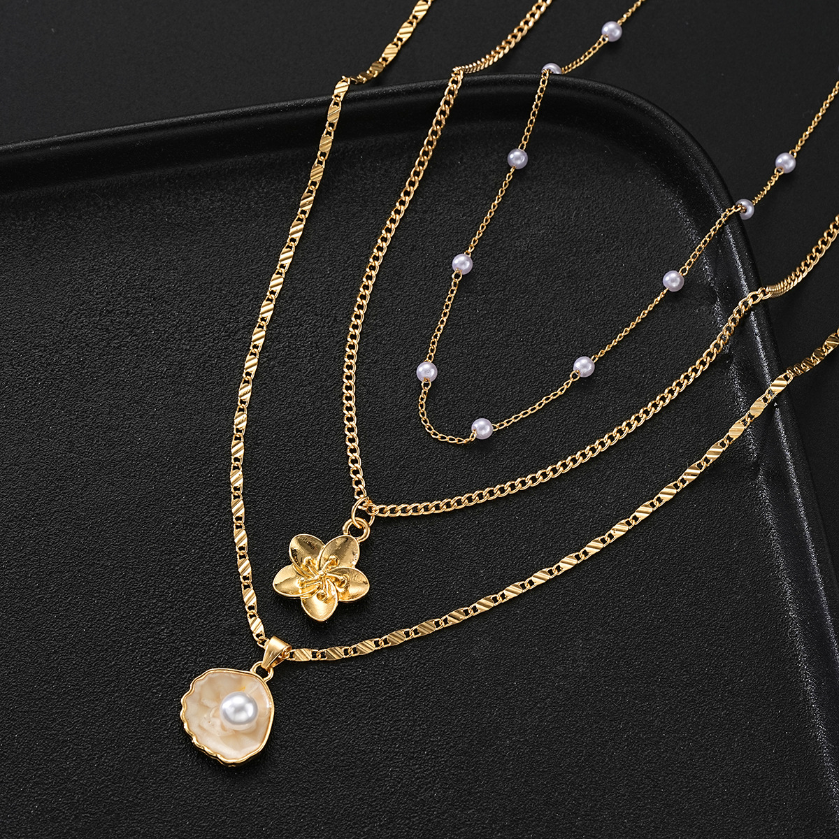 3pcs set  Stackable Gold Necklace Set, Pearl Choker, Flower Pendant & Shell Pearl Chain, Women’s fashion jewelry