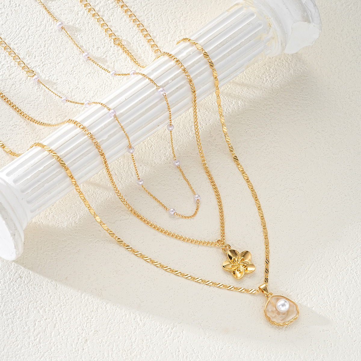 3pcs set  Stackable Gold Necklace Set, Pearl Choker, Flower Pendant & Shell Pearl Chain, Women’s fashion jewelry