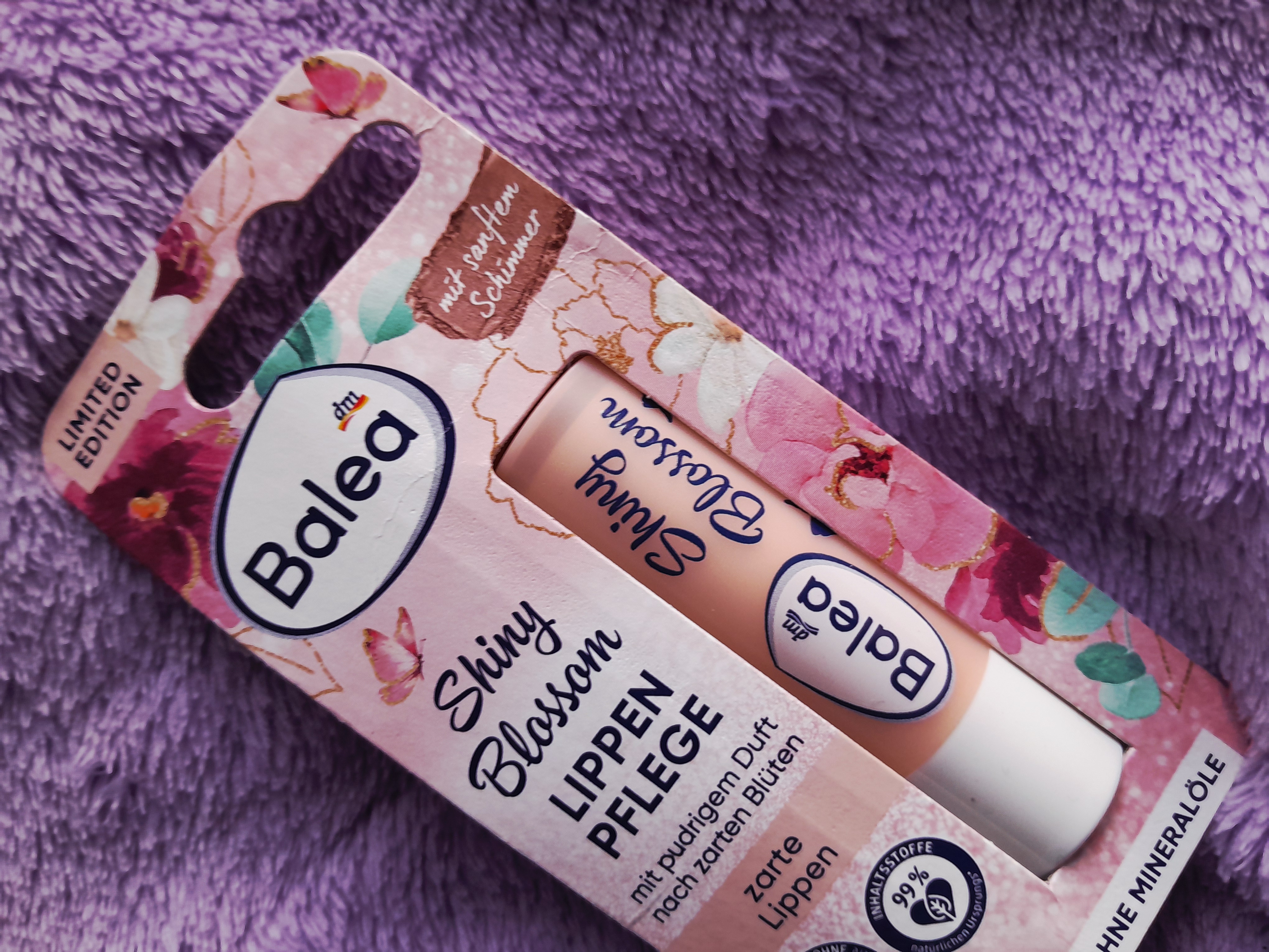 Balea Shiny Blossom Lippenpflege (4.8g) limited edition lip balm