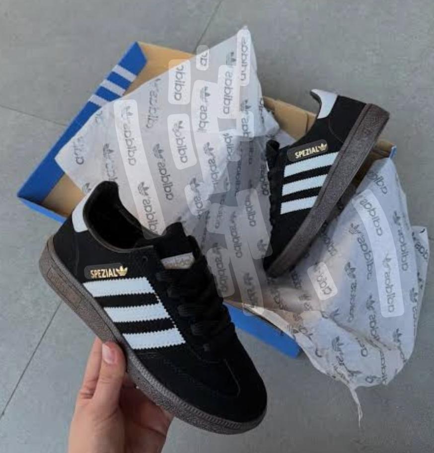 👟 Kids' Handball Spezial Retro Sneakers – Premium Core Black Suede Heritage Trainers (Core Black / Cloud White / Gum Base)