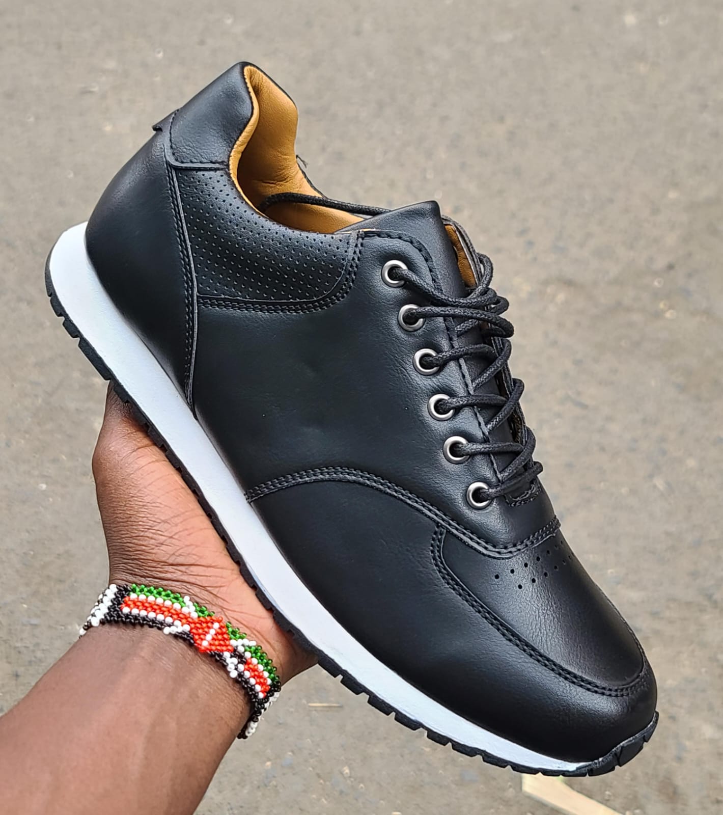 Timberland Bradstreet Premium Men’s Leather Casual Sneakers – Sleek Low-Top Sport Fashion Walking Shoes.
