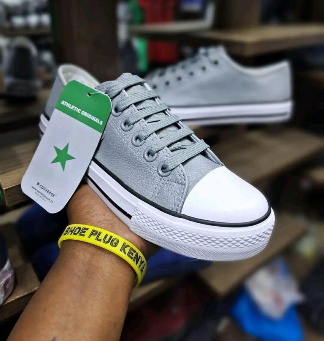 Canvas Leather Low-Top Sneakers – Premium Classic Comfort
