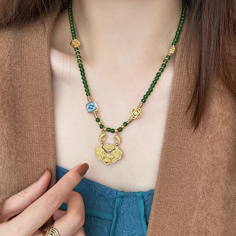 Original Vintage Gilded Koi Fish Peace Lock Pendant Natural Pearl Shell Necklace for Women Retro Chinese Style Minimalist Jewelry