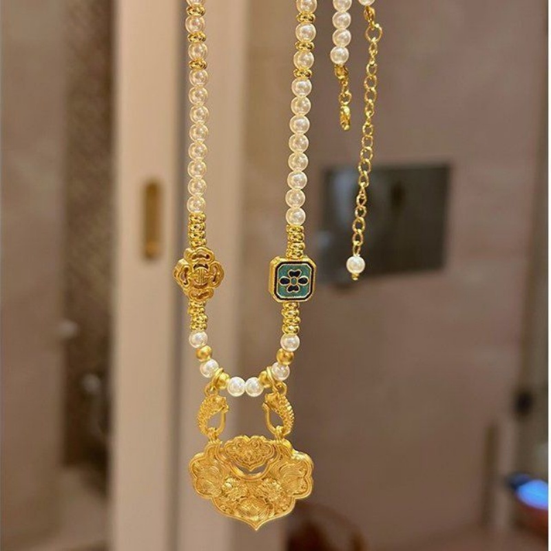 Original Vintage Gilded Koi Fish Peace Lock Pendant Natural Pearl Shell Necklace for Women Retro Chinese Style Minimalist Jewelry