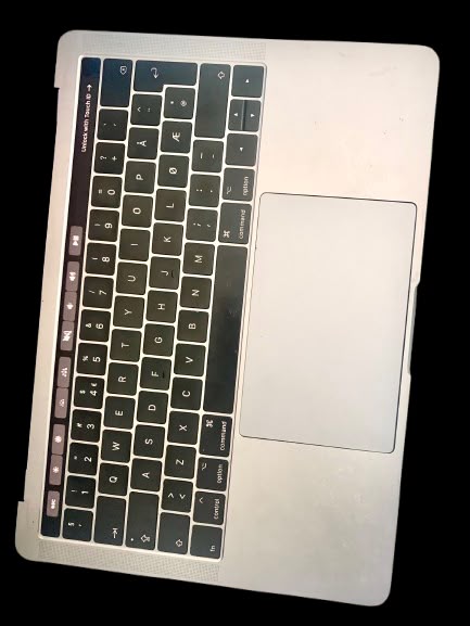 silicon Apple MacBook Pro A1706 13-Inch Retina (Intel Core i7 / 16GB RAM / 4 Thunderbolt Ports) 
macOS Monterey + Windows 11 Pro Activated 

FREE STICKER, 
FREE COVER 
FREE MOUSE 
FREE OEM TYPE C HUB