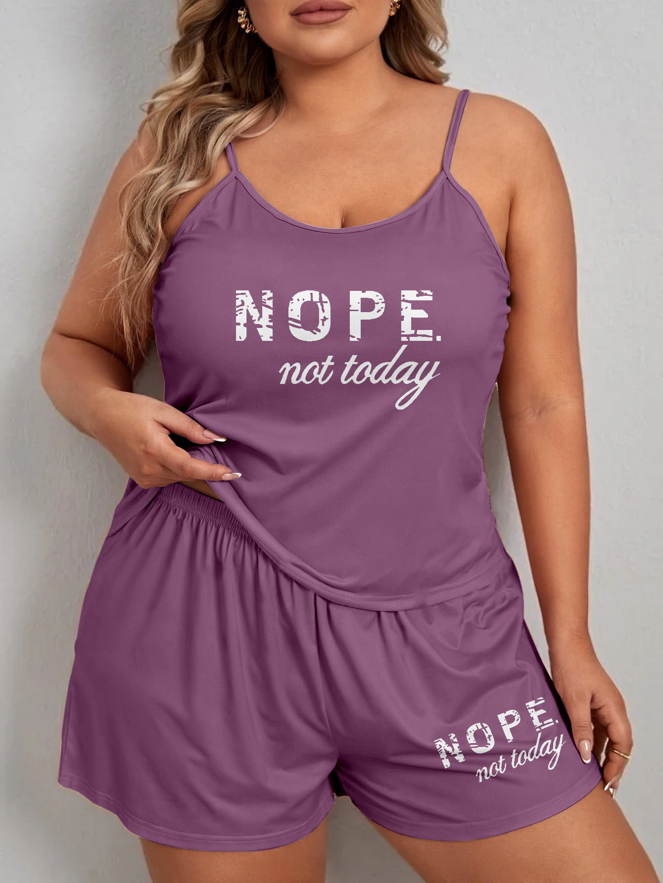 a set Women's pajama set with letter printing, large size, camisole and shorts, loose fit, suitable for outer wear and home wear