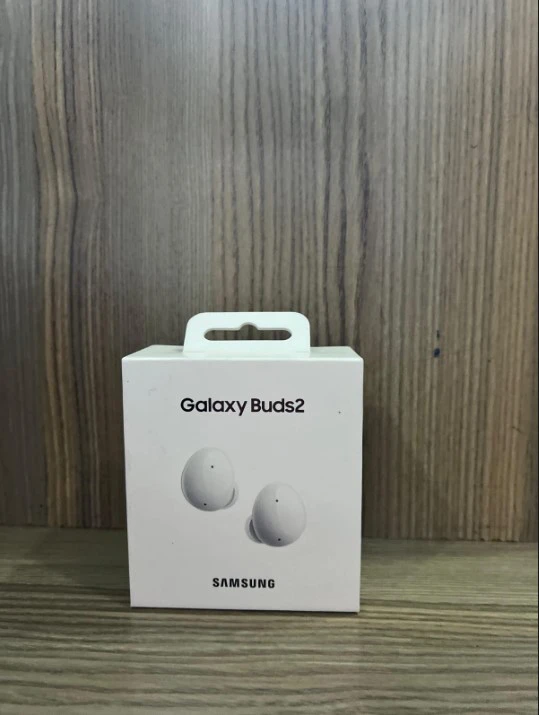 Samsung Galaxy Buds2 WHITE True Wireless Earbuds – Active Noise Cancelling, Bluetooth 5.2, AKG Sound, Wireless Charging Case, Crystal Clear Calls
