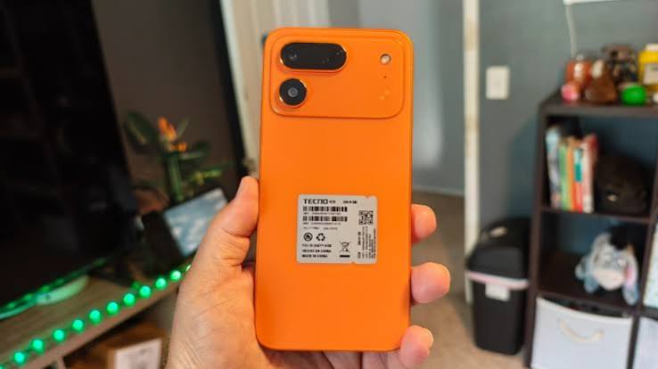 [BRAND NEW] Tecno Spark 50 Pro 256GB ROM+8GB RAM 6.78-inch'50MP f/1.8 PDAF + 8MP f/2.0 selfie,Battery: 5600mAh'OS: Android 16, HiOS 16'MediaTek Helio G100+12 MONTHS FREE WARRANTY PHONE SMARTPHONE