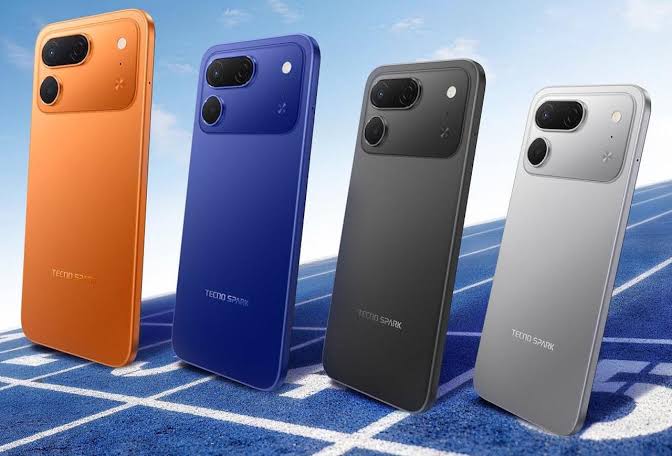 [BRAND NEW] Tecno Spark 50 Pro 256GB ROM+8GB RAM 6.78-inch'50MP f/1.8 PDAF + 8MP f/2.0 selfie,Battery: 5600mAh'OS: Android 16, HiOS 16'MediaTek Helio G100+12 MONTHS FREE WARRANTY PHONE SMARTPHONE