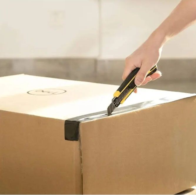 Retractable Utility Knife & Box Cutter – Heavy-Duty Cutting Tool with Sharp Blade, Non-Slip TPR Handle, Durable ABS Body & Stainless Steel Blade Holder