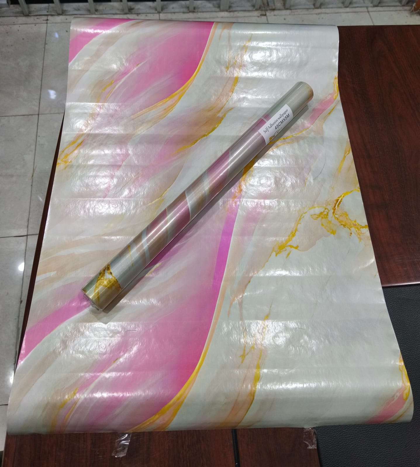 Marble contact papers that are self adhesive, vinyl contact paper in size 60cm by 2M, perfect for walls, furniture, kitchen counters, bathroom counters, tables, anything you want to cover