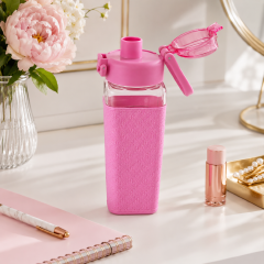 Square Sports Water Bottle - 700ml Cute Pink Style Fitness Cup with Protective Quilted Sleeve, Flip-Top Lid & Integrated Portable Handle