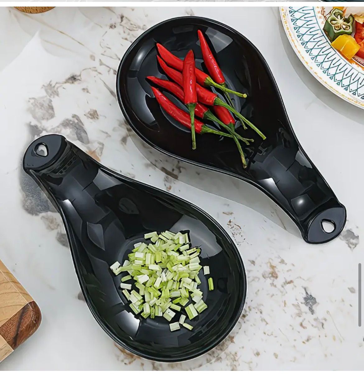 SPOON REST PP FOOD-GRADE

Glossy black finish that looks modern in any kitchen. Has a hanging hole for easy storage too.