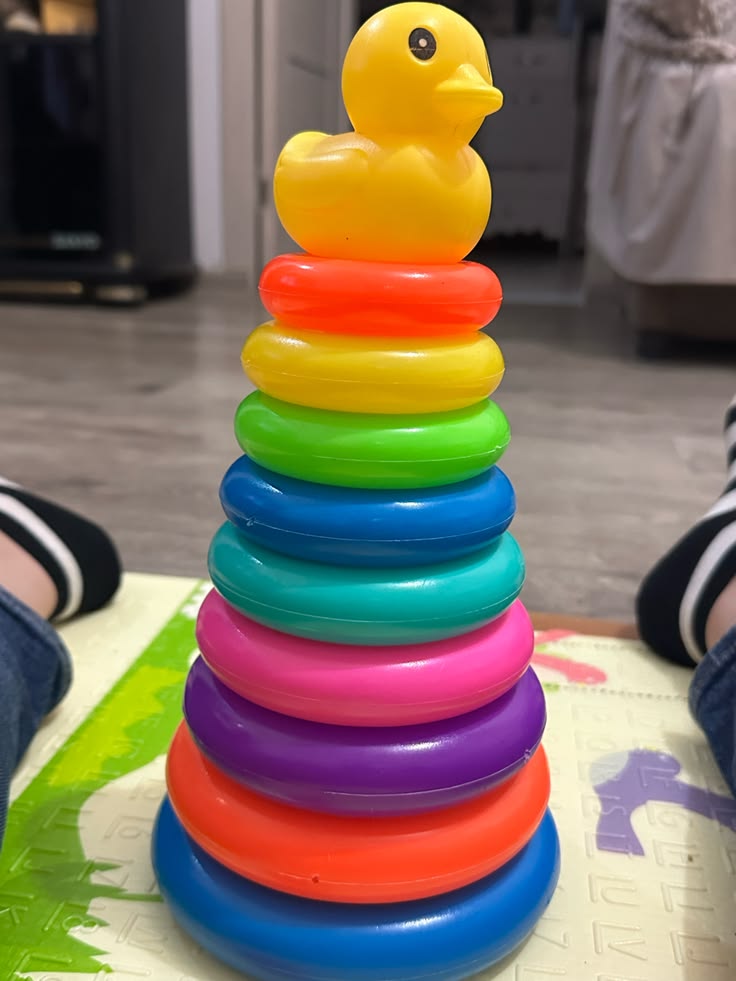 Rainbow Ring Stacking Tower Toy – Early Educational Montessori Stacking Rings for Kids, Baby Learning Toy for Hand-Eye Coordination (6–36 Months)