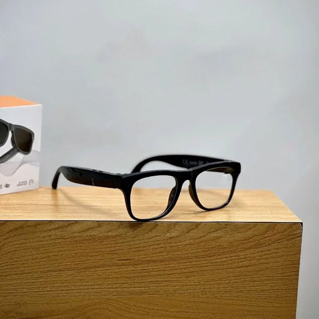 AI Smart Glasses for Men & Women with Camera, 8MP 2K HD Camera Glasses, AI Voice Control and Translation, for Driving,Outdoor, +3 Lenses.