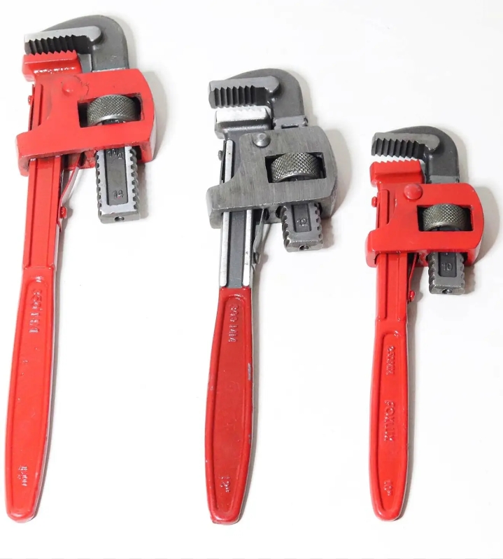 Heavy duty adjustable pipe wrench made of industrial premium carbon steel. Features serrated anti-slip jaw teeth for plumbing, valves, and gas pipes.