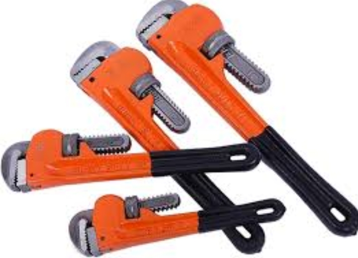 Heavy duty adjustable pipe wrench made of industrial premium carbon steel. Features serrated anti-slip jaw teeth for plumbing, valves, and gas pipes.