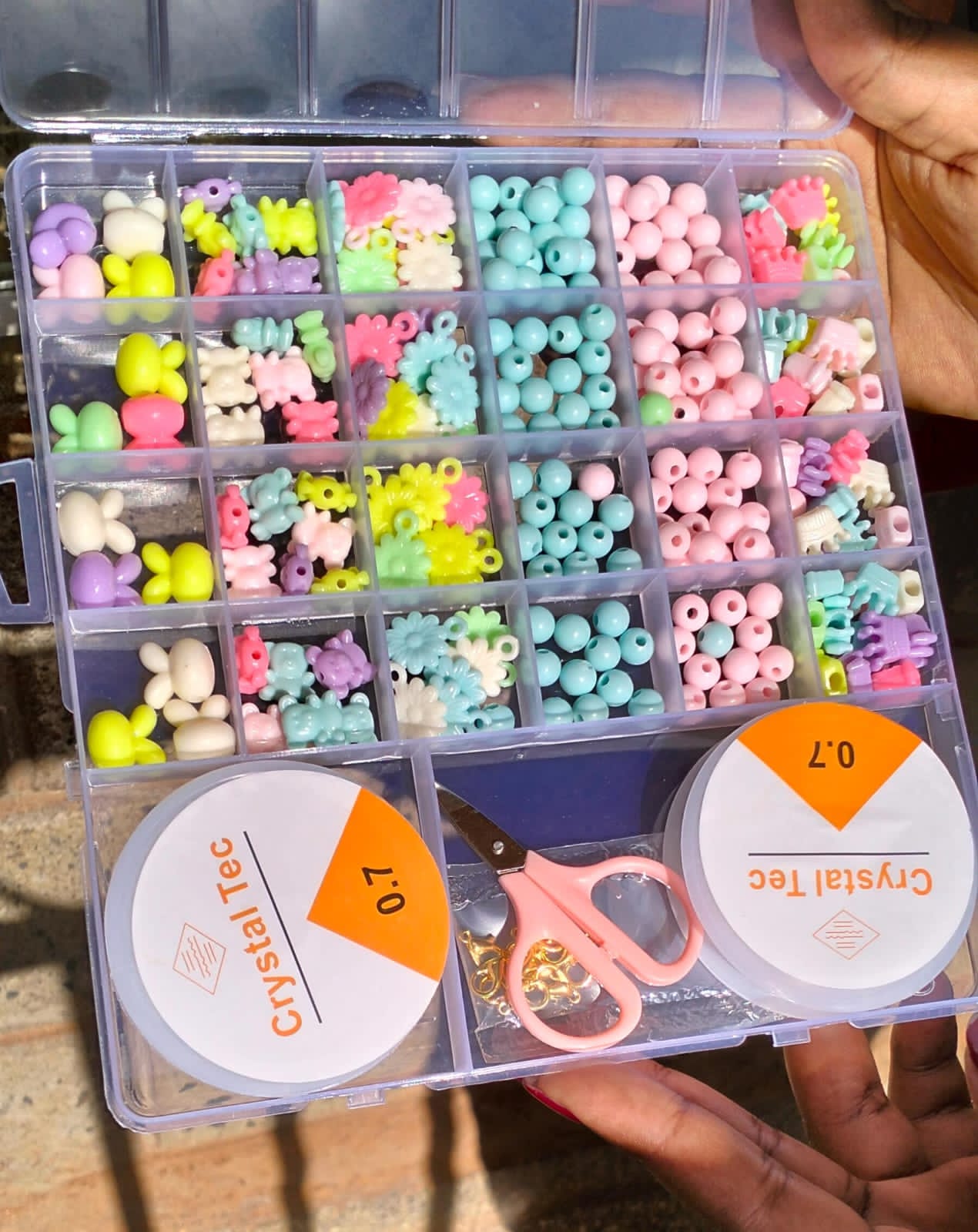 Clay Beads Jewelry Making Kit Different Colors Shapes Charms Letter Beads Elastic Strings Bracelet Necklace Craft Set for Girls Women