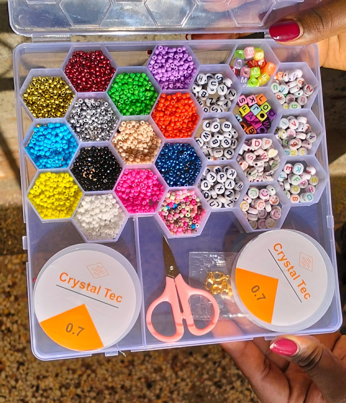 Clay Beads Jewelry Making Kit Different Colors Shapes Charms Letter Beads Elastic Strings Bracelet Necklace Craft Set for Girls Women