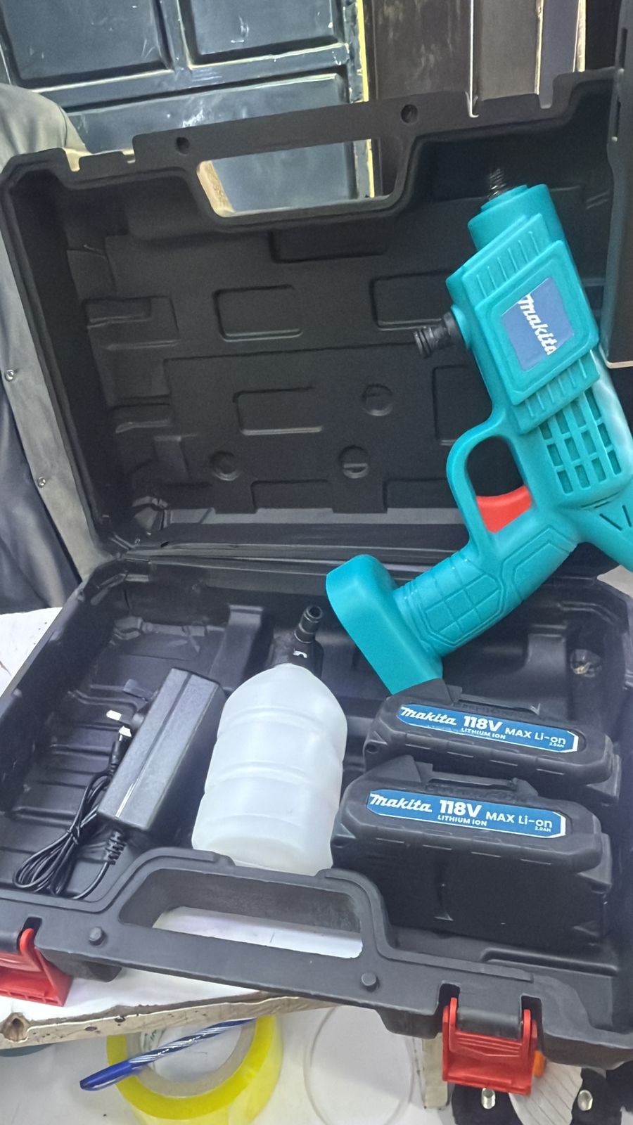 Car washerCar Washer Gun Cordless Electric SprayPortable High Pressure Car Washer Spray Gun is an all-in-one cordless cleaning machine designed for car owners, outdoor users, and home cleaning needs.