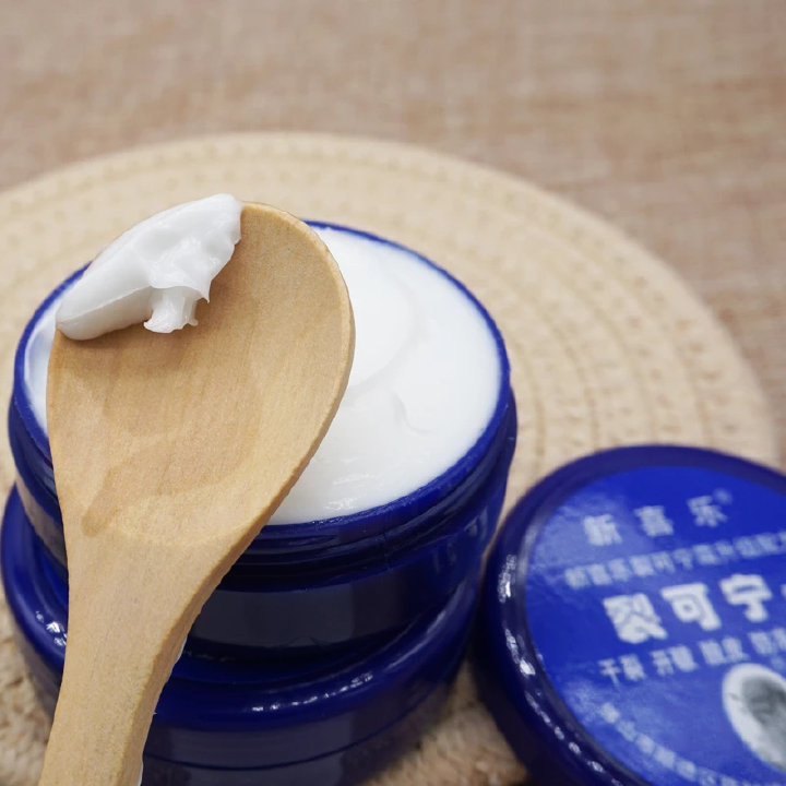 85g Anti Crack Foot Cream Dryness Foot Mask Heel Cracked Repair Cream Hand Mositurizing Removal Callus Dead Skin Hands Feet Care Anti freezing and Anti cracking Foot Cream 85g Hand Cream Moisturizing.