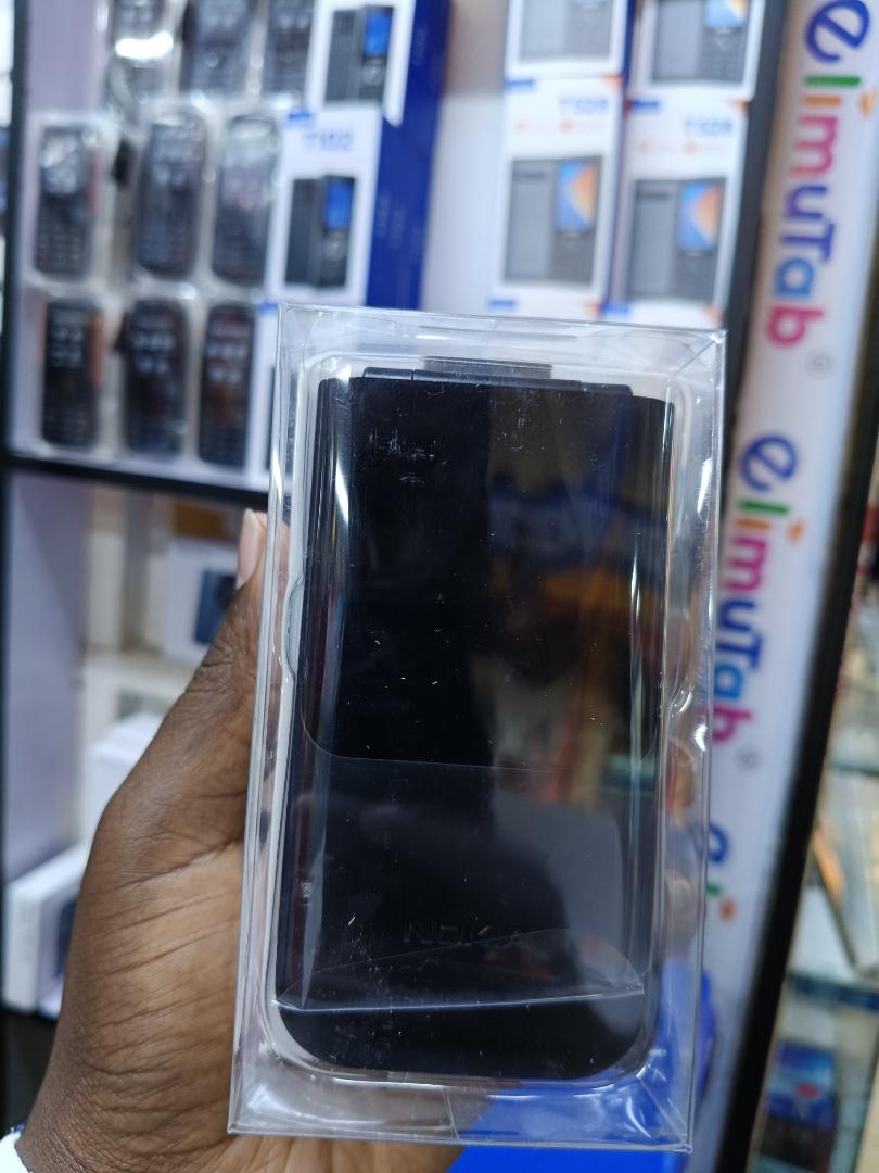 LIMITED TIME OFFER!! NOKIA 2720 FLIP 4G, DUAL SIMCARD, 1500MAH BATTERY, BIG DISPLAY, TACTICLE BUTTONS EASYTO DUAL, 1000SMS , LARGE PHONE BOOK, 12MONTHS WARRANTY