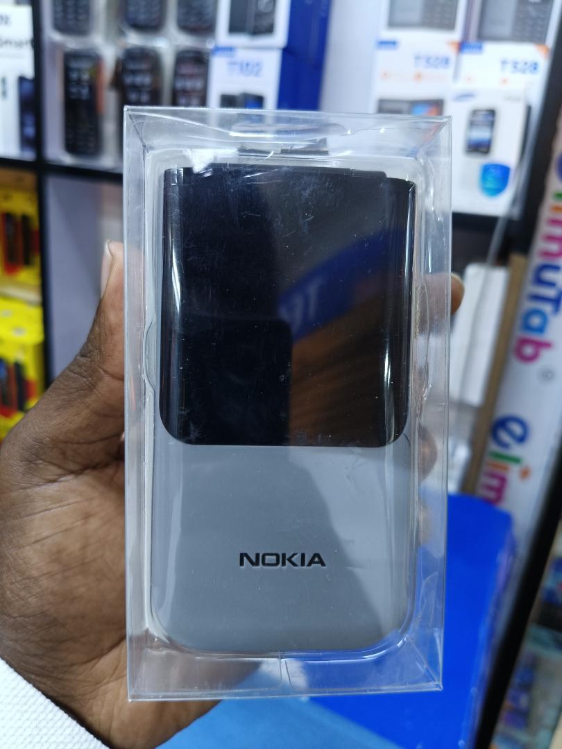 LIMITED TIME OFFER!! NOKIA 2720 FLIP 4G, DUAL SIMCARD, 1500MAH BATTERY, BIG DISPLAY, TACTICLE BUTTONS EASYTO DUAL, 1000SMS , LARGE PHONE BOOK, 12MONTHS WARRANTY