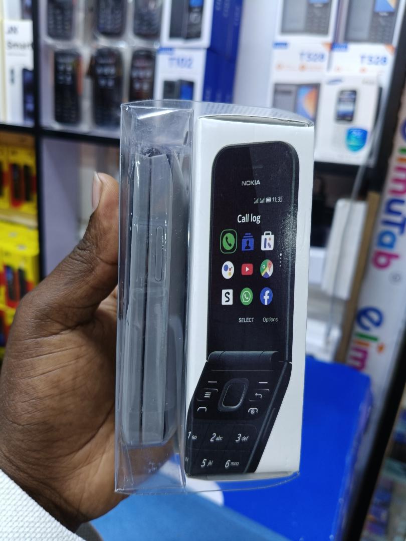 LIMITED TIME OFFER!! NOKIA 2720 FLIP 4G, DUAL SIMCARD, 1500MAH BATTERY, BIG DISPLAY, TACTICLE BUTTONS EASYTO DUAL, 1000SMS , LARGE PHONE BOOK, 12MONTHS WARRANTY