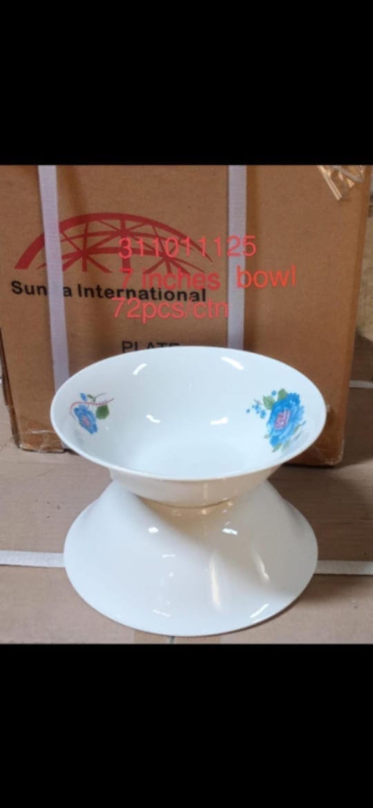 6pcs Nice One Brand Classique Porcelain Dinner bowls set, beautifully designed to bring a touch of sophistication to your dining experience. Crafted from high-quality porcelain, these bowls offer a
