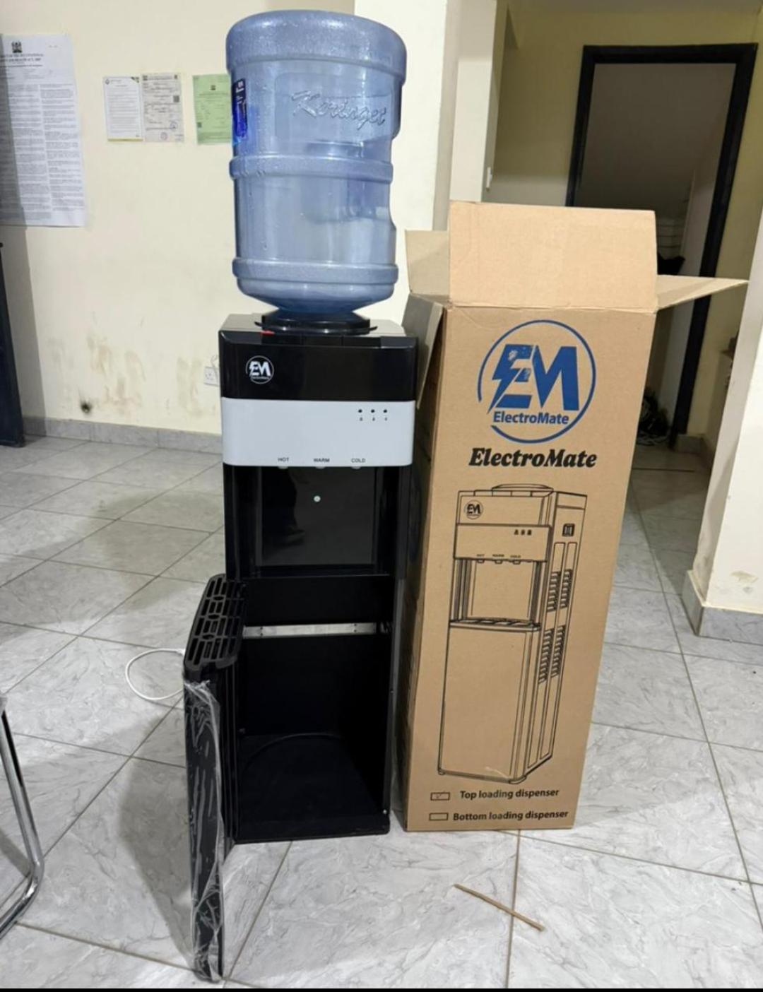 Electromate Bottom Load 3 Taps Standing Water Dispenser is a modern floor-standing water dispenser designed for home or office use, offering convenience and multiple water temperature options.
💧 Over