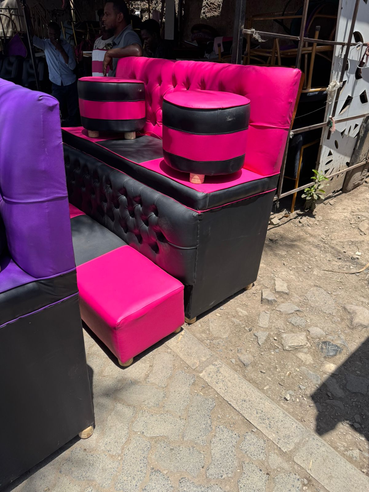 three-seater pedicure seat is a salon furniture unit designed to allow multiple clients to receive pedicure services at the same time, improving efficiency and maximizing service capacity in busy salo