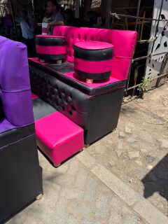 three-seater pedicure seat is a salon furniture unit designed to allow multiple clients to receive pedicure services at the same time, improving efficiency and maximizing service capacity in busy salo