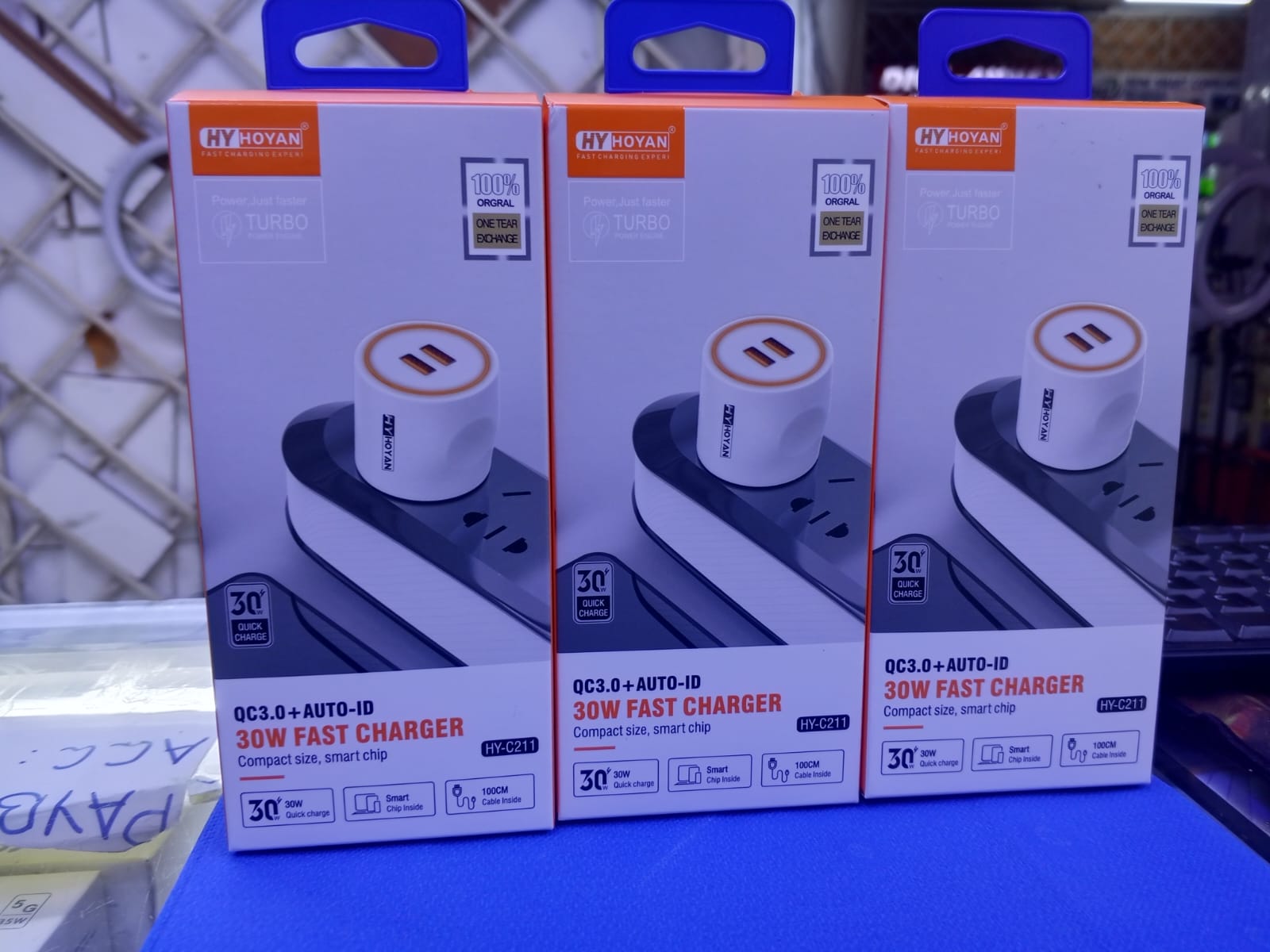 OFFER HY HOYAN 30W Fast Charger HY-C211 Quick Charge 3.0 Dual Port USB Wall Charging Head with 100CM Auto-ID Protection Cable Kit Compact Turbo Power Engine Adapter for Smartphones (White/Orange Ring)