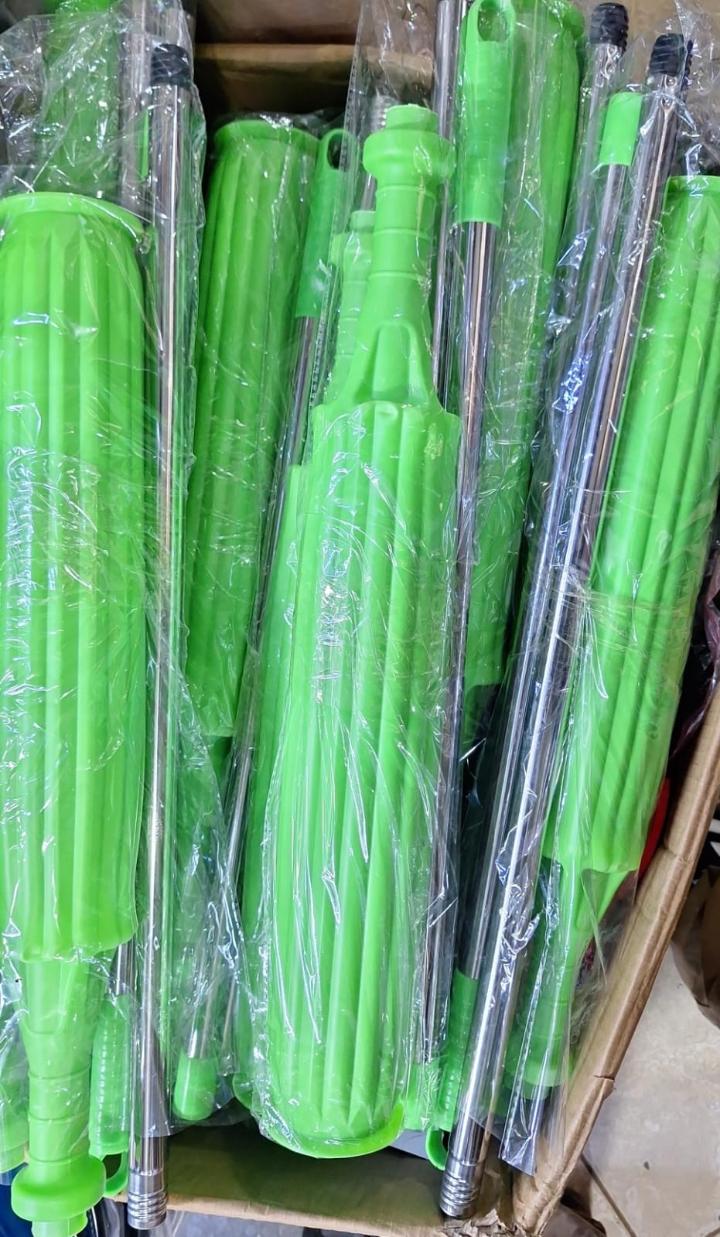 Self wringing mop now available