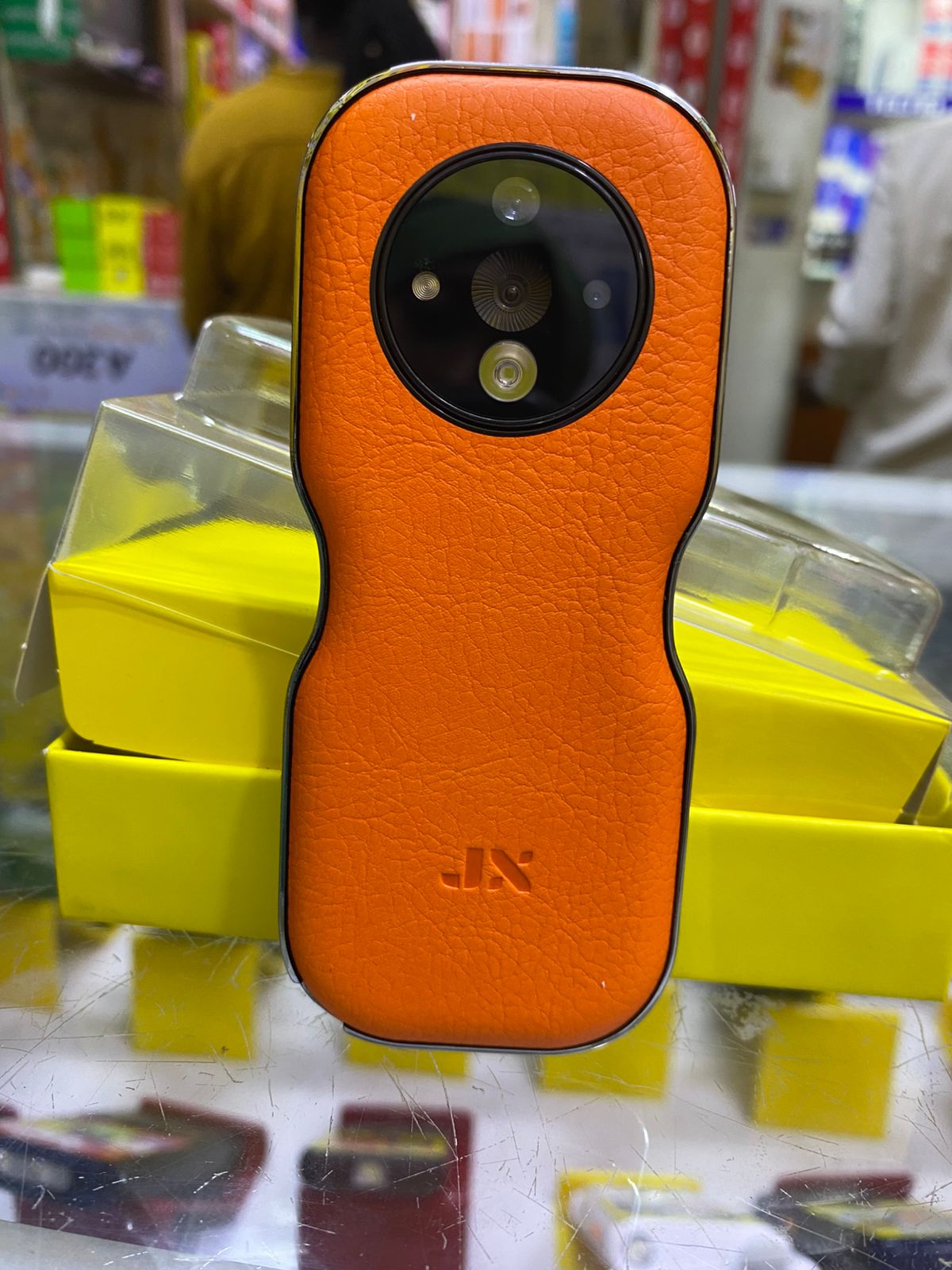 JX J80 NEW ARRIVAL KABAMBE/KATULULU/ MULIKA MWIZI MOBILE PHONE FEATURE PHONE WITH UNIQUE SHAPE SCREEN DISPLAY 2" BATTERY 1200MAH WIRELESS FM DUAL SIM CARD HD CAMERA ONE