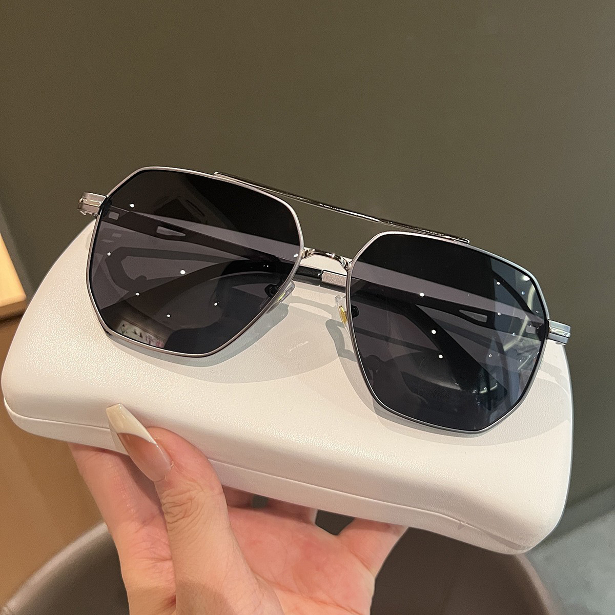 Luxury Geometric Sunglasses for Women Men UV400 Fashion Gradient Lens Polygon Eyewear Vintage Metal Frame Driving Sun Glasses Outdoor Shades