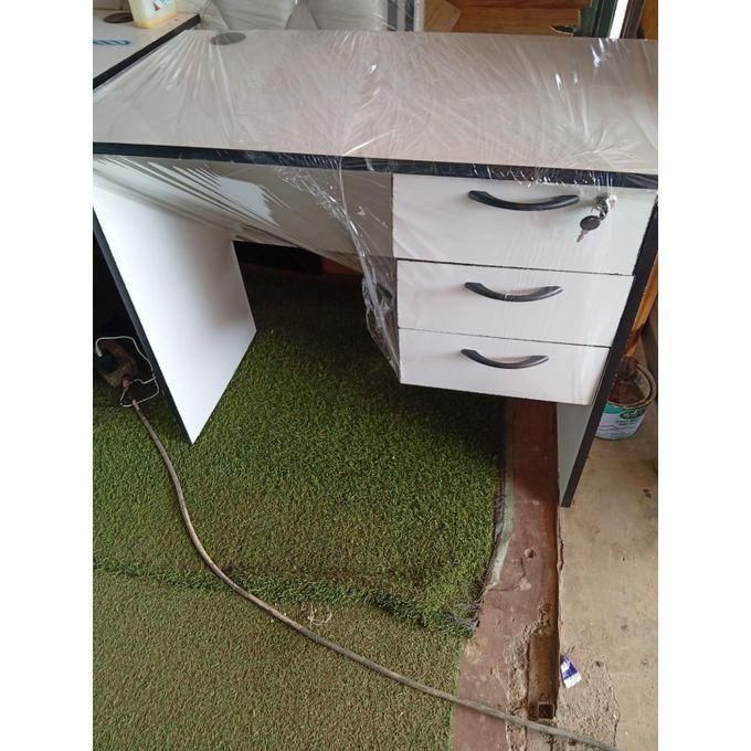 (BRAND NEW) Office Desk 1 Metre White, Durable Home Office Workstation with 3 Drawers and Key Lock, Comfortable Modern Study & Writing Table for Laptop Use, Strong Stable Space-Saving Design for Home