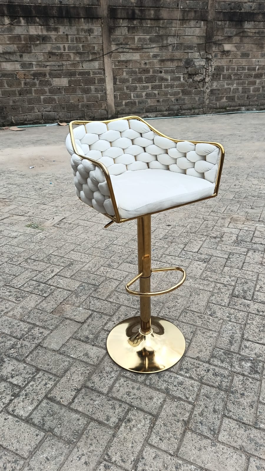 BRAND NEW!! Gold Metal Counter Bar Stools KitchenCHAIR Luxury Designer Backrest Bar ISLAND Taburete Alto Home Furniture lounge KITCHENSTOOLS BAR STOOLS Generic 16 Scale Round Swivel Chair Pub Barstool
