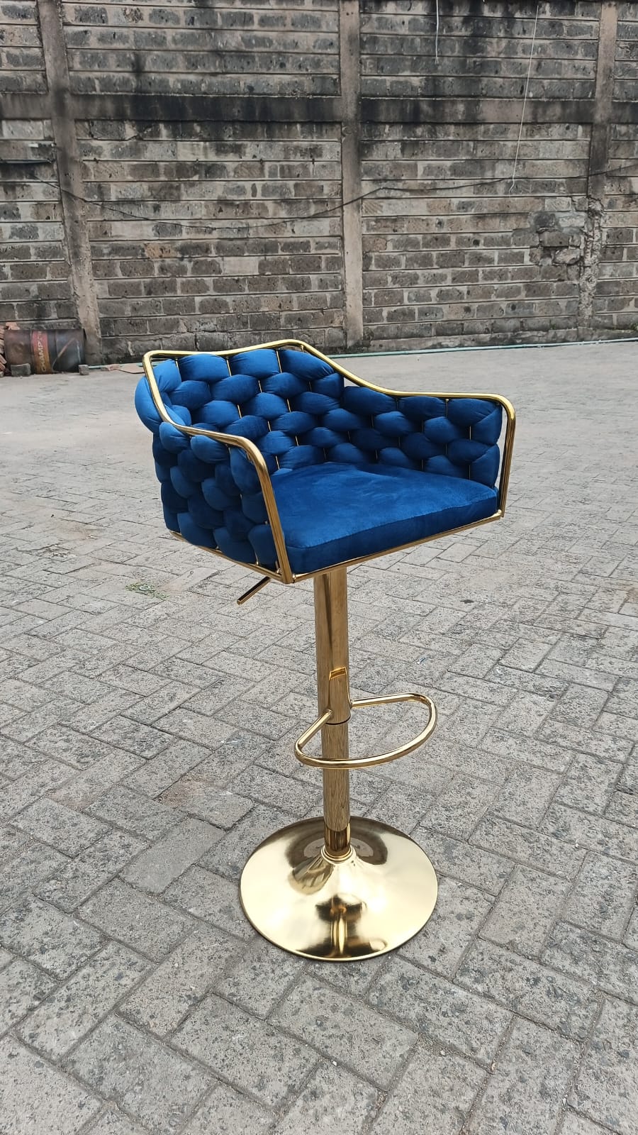 BRAND NEW!! Gold Metal Counter Bar Stools KitchenCHAIR Luxury Designer Backrest Bar ISLAND Taburete Alto Home Furniture lounge KITCHENSTOOLS BAR STOOLS Generic 16 Scale Round Swivel Chair Pub Barstool