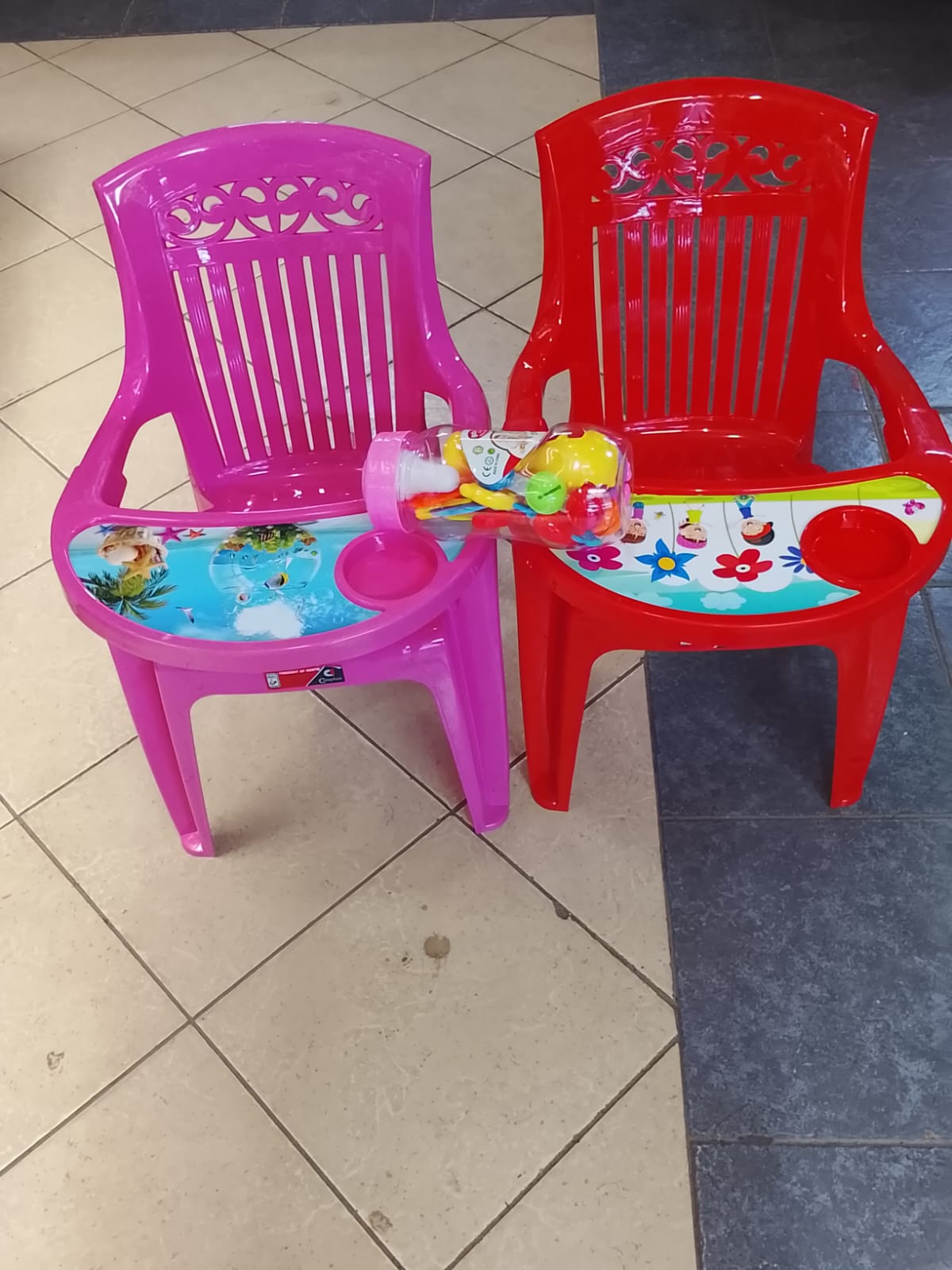 2 in 1 Kids Feeding Chair

A versatile and practical feeding chair designed to grow with your child. It functions as both a high feeding chair and a low chair, making it suitable for different stages