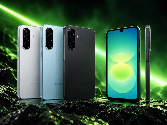 Brand New Samsung Galaxy A18 128GB+4GB 6.7" Super AMOLED Display Mediatek Helio G99 50MP Triple Camera IP54 Waterproof 5000mAh 25W Android 15 Type-C AI Smart Phones Samsung A18 phone