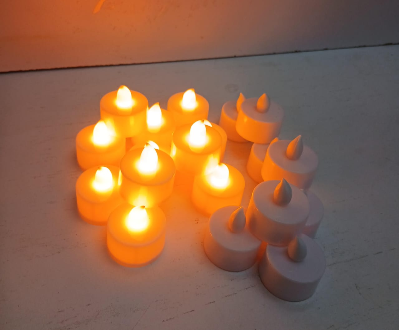 24-Piece White Flameless LED Tea Light Candle Set with Warm Flickering Glow – Battery-Operated Acrylic Decorative Lights
