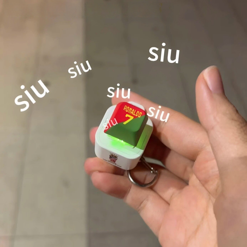 Cristiano Ronaldo "Siu" Sound-Button Keychain & Light-Up Bag Charm – 2026 World Cup Fan Merchandise & Souvenir