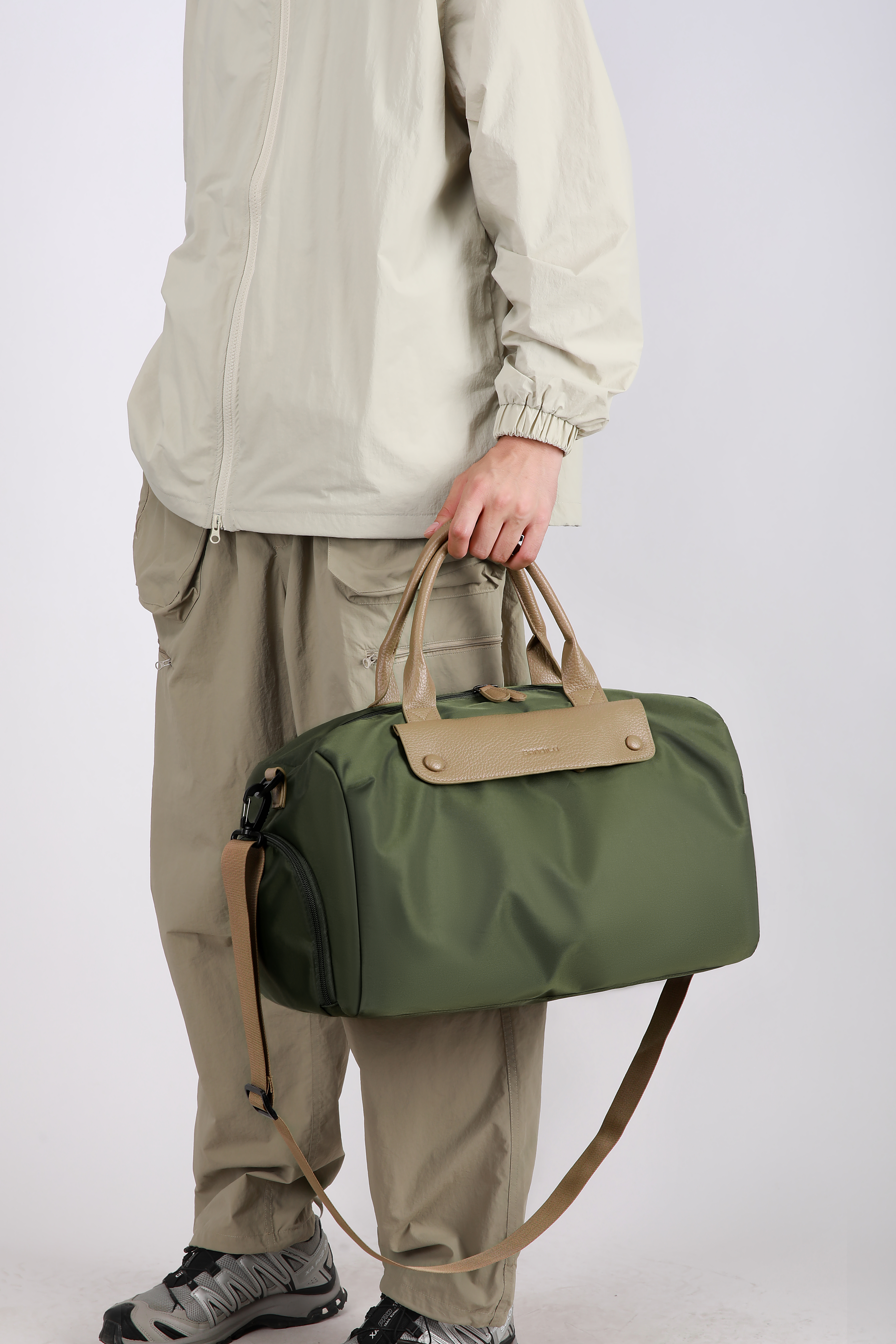 Large Waterproof Gym Duffle Bag, Multi Use Travel Hand Crossbody Bag for Short Trips, Men Women