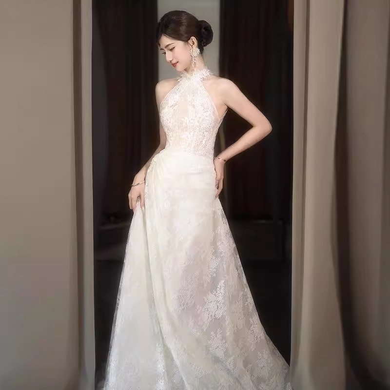 White Halter Neck Vintage French Lightweight Bridal Gown Form-Fitting Mermaid Wedding Dress with Mini Train Elegant Reception & Bridal Exit Evening Dress