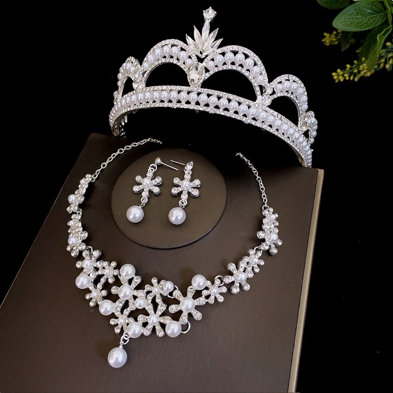 European & American Bestseller High Quality 3-Piece Bridal Tiara Set Faux Pearl Wedding Crown Hair Accessories Korean Dreamy Elegant Necklace & Earrings for Wedding Dress