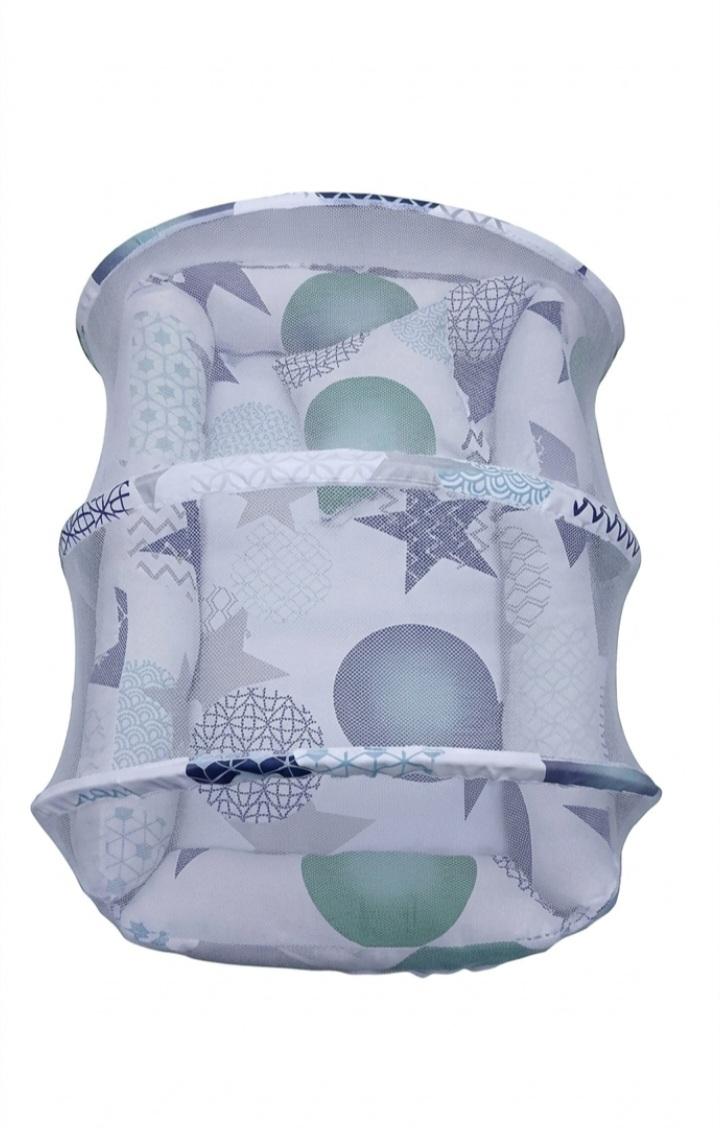 Portable Baby Nest Bed with Mosquito Net & Pillow Set – Breathable Co-Sleeping Newborn Lounger Crib (Stars & Pattern Print)