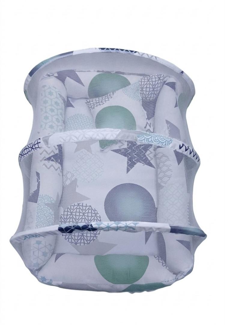Portable Baby Nest Bed with Mosquito Net & Pillow Set – Breathable Co-Sleeping Newborn Lounger Crib (Stars & Pattern Print)