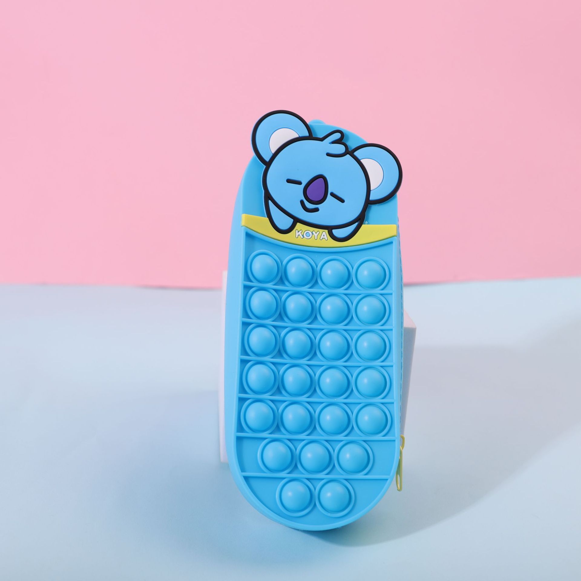 Hot Gifts Kids Fidget Toys Pop Fidget Cartoon Mouse-Trap Pioneer Silicone Pencil Case, Astronaut Stationery Box, Pencil Holder with Stress-Relief Finger Hole for Elementary School Students 34kinds C14