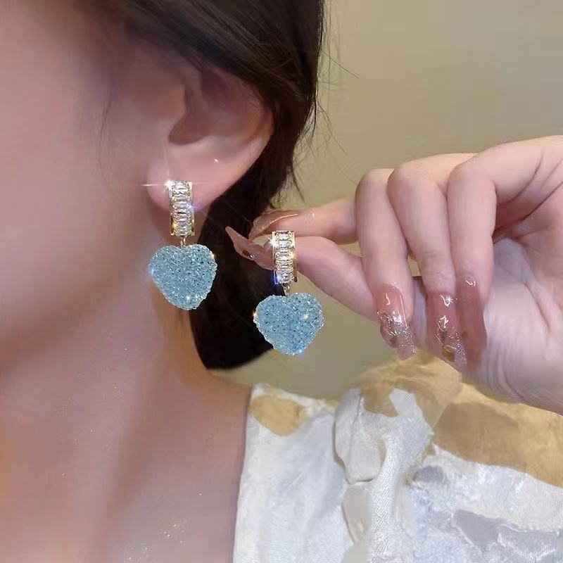 2 * PCS Cross border Popular Earrings Sweet Love Candy Earrings Light Luxury Niche Premium Earrings Sugar Peach Heart Earrings Female random As Picture